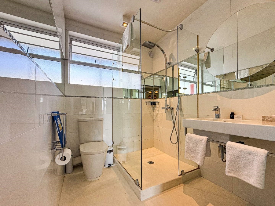 2 Bedroom Property for Sale in Green Point Western Cape